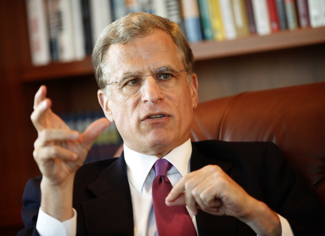 Kaplan称,美国经济足够强韧,但仍将有一些问题对美国GDP产生下行影响,并且会影响到失业率和通胀。在美联储3月FOMC会议之前,Kaplan曾表示,他下调了此前预期的加息路径,并对海外影响持谨慎立场。