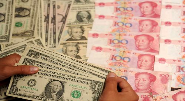 交易员还指出,市场基本处于自发平衡状态,人民币贬值预期淡化,未见客盘明显偏结汇或购汇;但成交已扩大至近两月新高,是上周五(3月25日)的两倍。另外由于离岸人民币受美元影响更明显,早盘与在岸价差再现倒挂,离岸资金亦缺乏明显看空情绪。