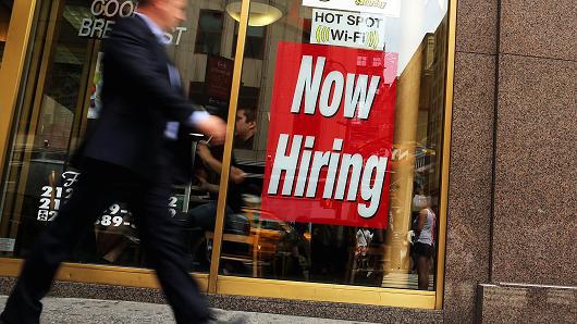 临时职位这一数据有助于经济学者发现后衰退时期市场就业市场的复苏苗头,毕竟这是雇主们打算进行长期招聘的最初信号。