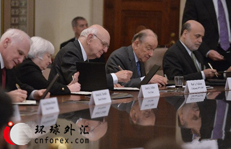 耶伦此次讲话是在纽约非盈利机构International House参加研讨会,会议还邀请到前任美联储主席本·伯南克(Ben Bernanke),艾伦·格林斯潘(Alan Greenspan)以及保罗·沃尔克(Paul Volcker)。四位美联储主席历史上首次齐聚一堂,这恰逢世界经济需要他们的集体智慧的时候。