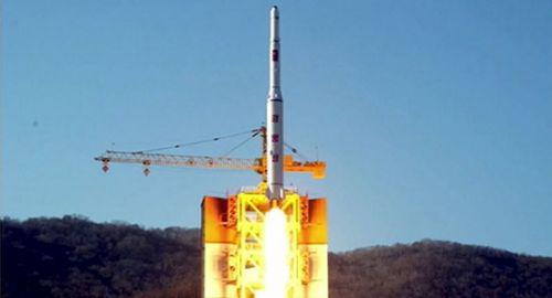 韩国防务与安全论坛专家Uk Yang说:“朝鲜似乎想告诉全世界,对美国发动核攻击绝非只是吓唬人的把戏。”