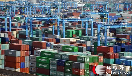 冈拉克仍不看好美国经济,并表示“股市横盘整理是因为没有盈利增长”。