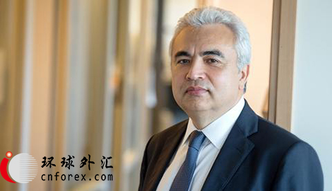 比罗尔认为,过去两年低油价令石油投资减少约40%,随着美国、加拿大、拉美和俄罗斯产量大幅减少,未来几年全球对中东石油的依赖将明显提高。