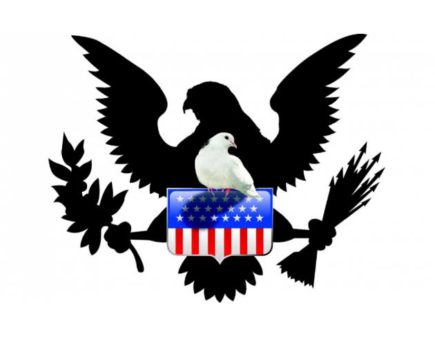 美联储和欧洲央行几乎管理着近一半的世界经济。但这只是他们实际政策职责的一部分,因为美元和欧元是全球主要交易和储备货币。这意味着这两家央行的有效政策领域可以延伸到全球需求、产出、就业以及以美元和欧元计价资产的真正购买力。