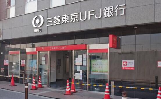 周一日本财务大臣麻生太郎表示，如果日元波动幅度太过剧烈，则足以损及日本贸易和经济，当局准备干预汇市。他不认为美国觉得日本汇率政策不合适。美国汇率报告不影响日本的政策，G20一致认为汇率过度波动是不受欢迎的。
