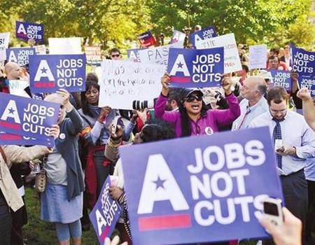 该行还称,即便如此,美联储债加息前也需要确认,美国的经济数据已经持续改善;在美联储6月会议之前,美国会公布通胀率、劳动力市场、耐用品订单、以及零售销售数据;该行认为,现在还难以做定论;此外,英国将于6月举行“脱欧”公投,而这虽然可能不会阻止美联储加息,但可能在美联储6月会议之前,造成一定的市场波动。