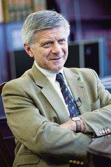 杨朋威:黄金1200关口反弹后再跌,原油48.70之上强势!