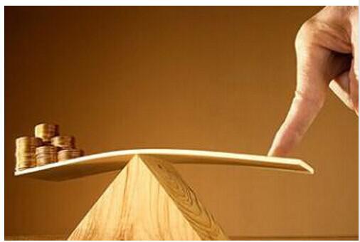 美元兑日元：109.00(规模2.37亿美元) 109.50(规模3.86亿美元) 110.00(规模2.73亿美元) 111.00(规模9.56亿美元) 111.15(规模3.32亿美元) 111.30(规模2.30亿美元) 111.50(规模2.10亿美元) 112.36(规模4.50亿美元)