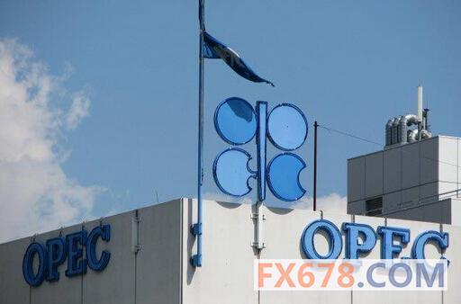 几位OPEC消息人士表示,沙特及其海湾盟友将提议设立新的集体上限,以重振OPEC日渐下降的重要性,并结束市场份额之争。OPEC一位高级消息人士称,海湾阿拉伯国家合作委员会(GCC)希望此次会议上达成协调行动,该委员会包括沙特及其海湾盟国卡塔尔、科威特和阿联酋。