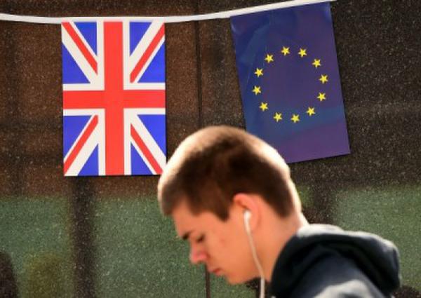 图斯克夸大言辞强调了欧洲官员面对英国“脱欧”后的自我保护任务。他们反对任何国家离开欧盟的,但“退欧”这种可能性,是欧盟建立时起来就已经被默许存在的,虽然退出机制在2009年才写入法律。